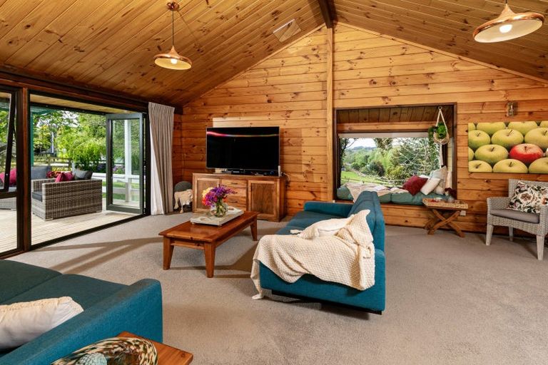 Photo of property in 32 Jeffs Road, Dairy Flat, Albany, 0794