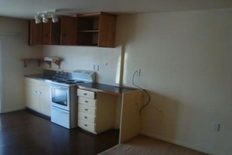 Photo of property in 2 Manitoba Place, Kingston, Wellington, 6021