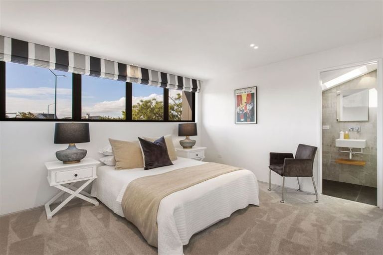 Photo of property in 27 Fendalton Road, Fendalton, Christchurch, 8014