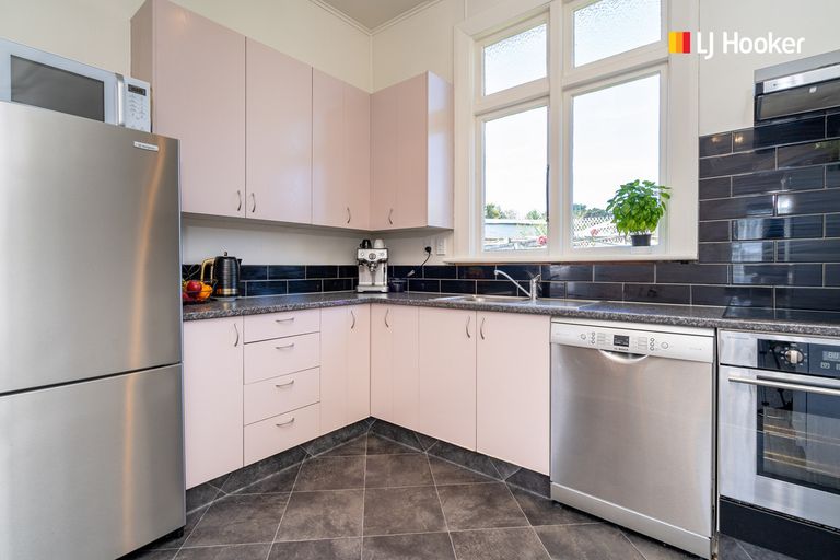 Photo of property in 11 Crest Street, Tainui, Dunedin, 9013