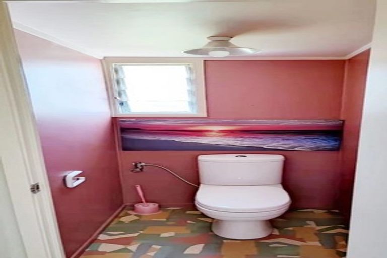 Photo of property in 6 Woodglen Road, Glen Eden, Auckland, 0602