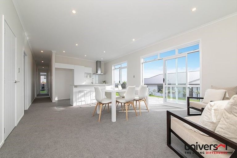 Photo of property in 41 Twin Parks Rise, Papakura, 2110