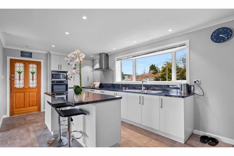 Photo of property in 1 Collean Street, Wallacetown, 9816