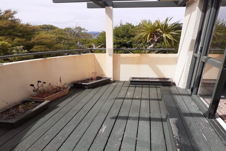 Photo of property in 3 Birkhall Grove, Strathmore Park, Wellington, 6022