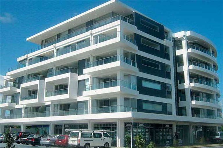 Photo of property in Bella Vista, 4e/84 Gunner Drive, Te Atatu Peninsula, Auckland, 0610