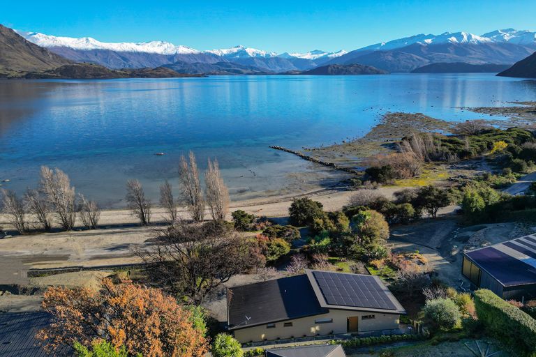 Photo of property in 337 Beacon Point Road, Wanaka, 9305