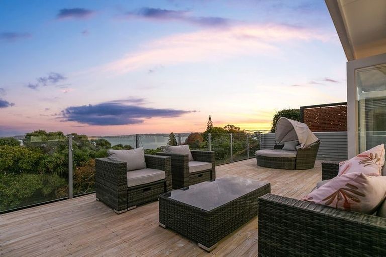 Photo of property in 16 Hadfield Street, Beach Haven, Auckland, 0626