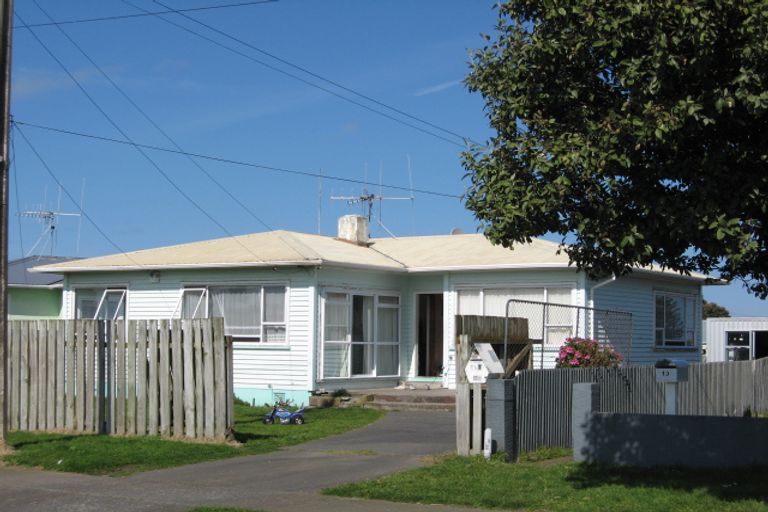 Photo of property in 11 Hood Street, Castlecliff, Whanganui, 4501