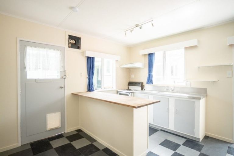 Photo of property in 330 Featherston Street, Palmerston North, 4414