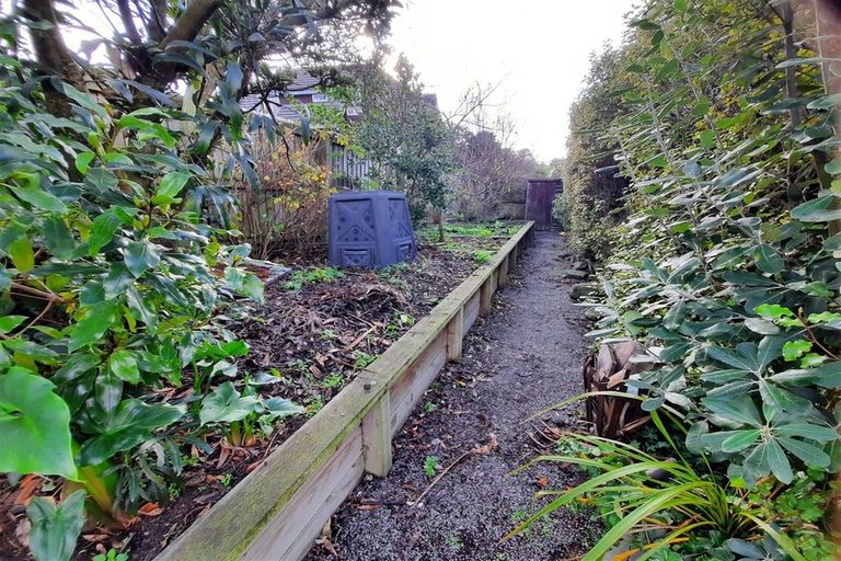 Photo of property in 76 Mount Pleasant Road, Mount Pleasant, Christchurch, 8081