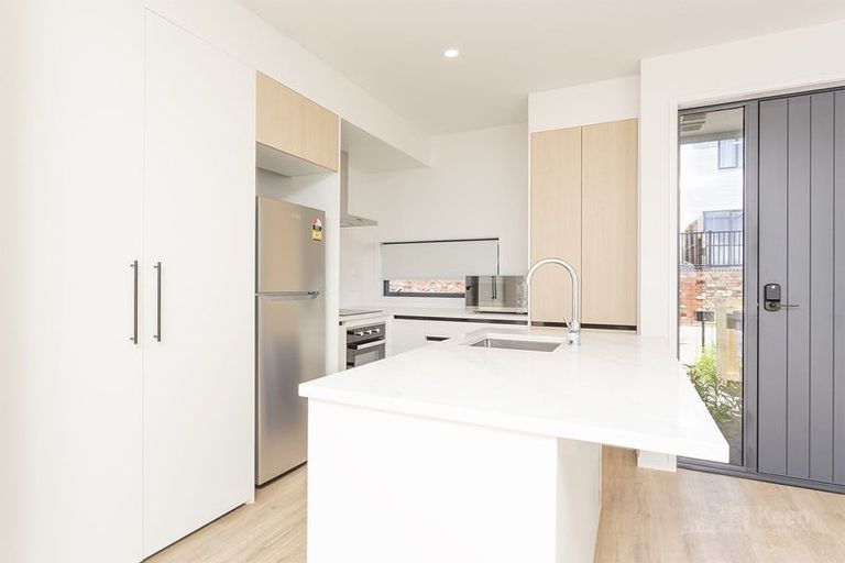 Photo of property in 8 Dorothy Thorpe Way, New Lynn, 0600