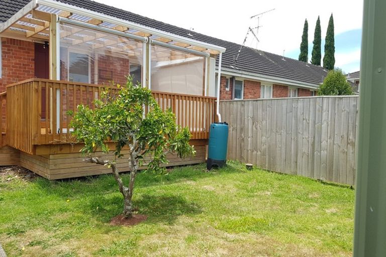 Photo of property in 4/109 Shakespeare Road, Milford, Auckland, 0620