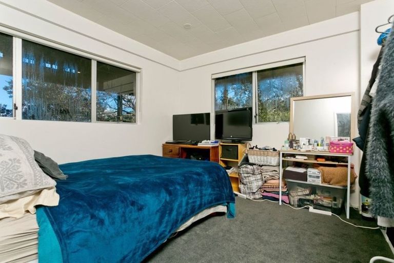 Photo of property in 79 Hadfield Street, Beach Haven, Auckland, 0626