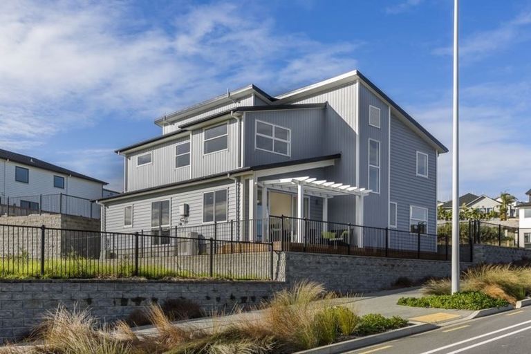Photo of property in 47 Windlass Street, Long Bay, Auckland, 0630