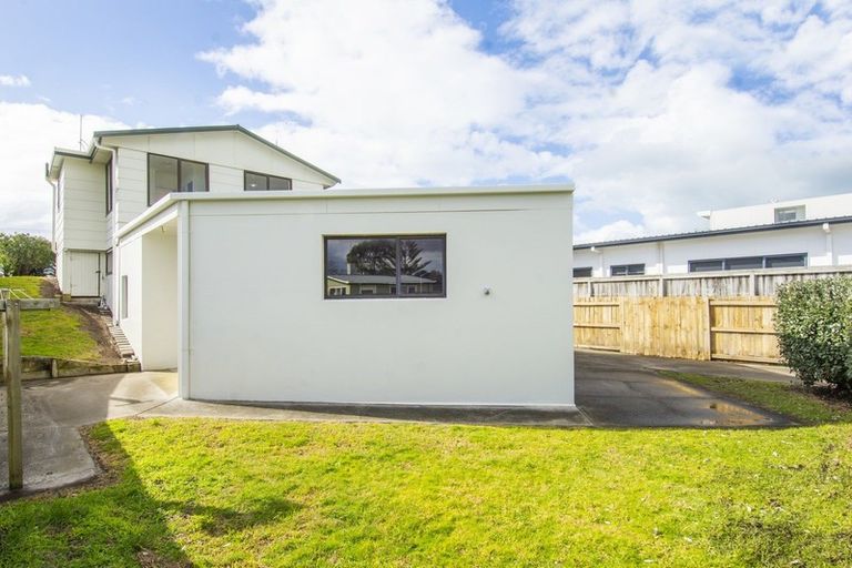 Photo of property in 884a Papamoa Beach Road, Papamoa Beach, Papamoa, 3118