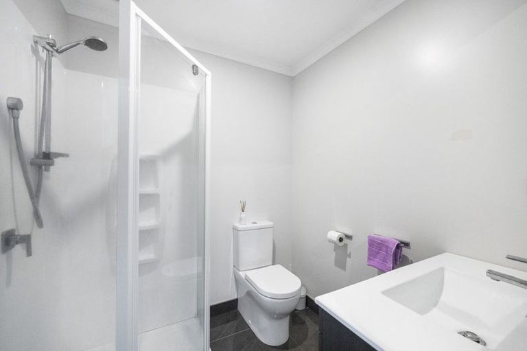 Photo of property in 2/8 Bostonkip Crescent, Fitzroy, Hamilton, 3282