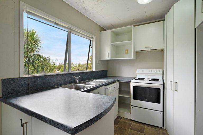 Photo of property in 13 Landow Place, Henderson, Auckland, 0612