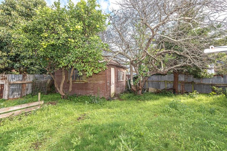 Photo of property in 2 Alma Road, Gonville, Whanganui, 4501