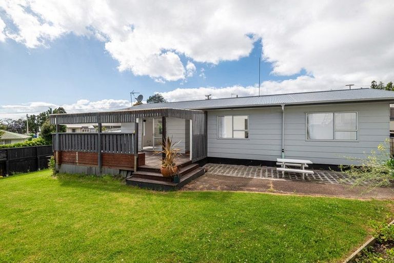 Photo of property in 2/8 Helena Street, Massey, Auckland, 0614