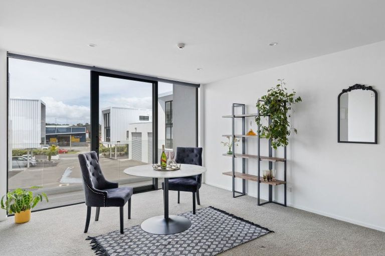 Photo of property in 5/86 Hurlstone Drive, Waiwhakaiho, New Plymouth, 4312