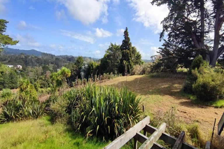 Photo of property in 145 Simpson Road, Henderson Valley, Auckland, 0614