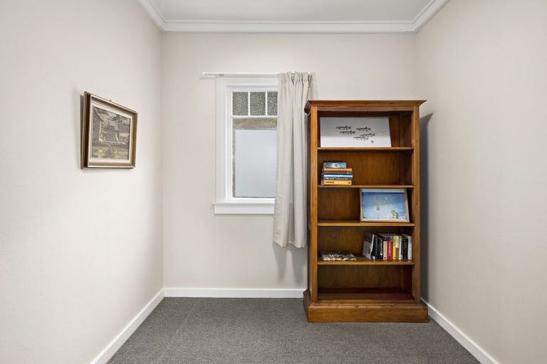 Photo of property in 2 Linwood Way, Island Bay, Wellington, 6023