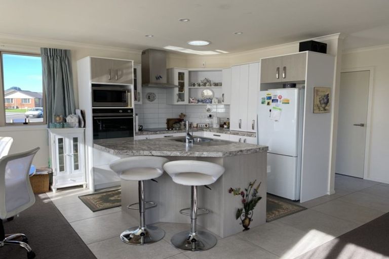 Photo of property in Henry Russell Estate, 12/36 Belgrove Drive, Waipukurau, 4200