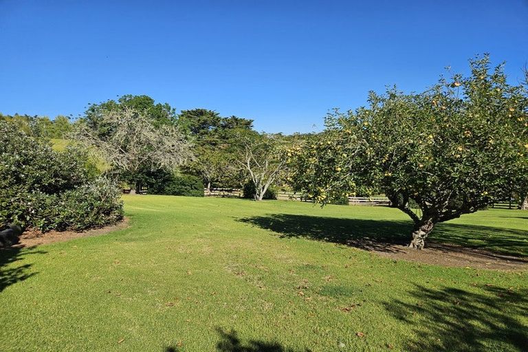 Photo of property in 25 Hawkes Access Road, Waitoki, Silverdale, 0994