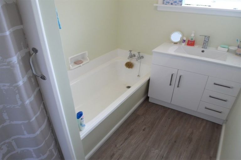 Photo of property in 2/1 Ngarimu Street, Avonside, Christchurch, 8061