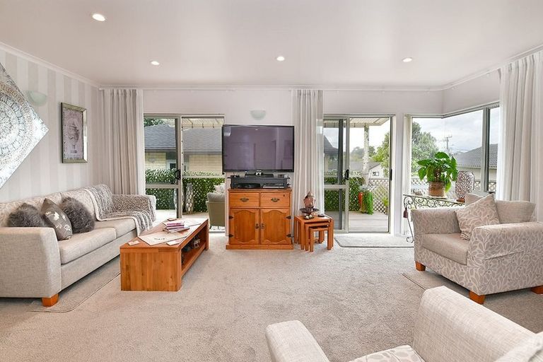 Photo of property in 38a Bay Street, Red Beach, 0932