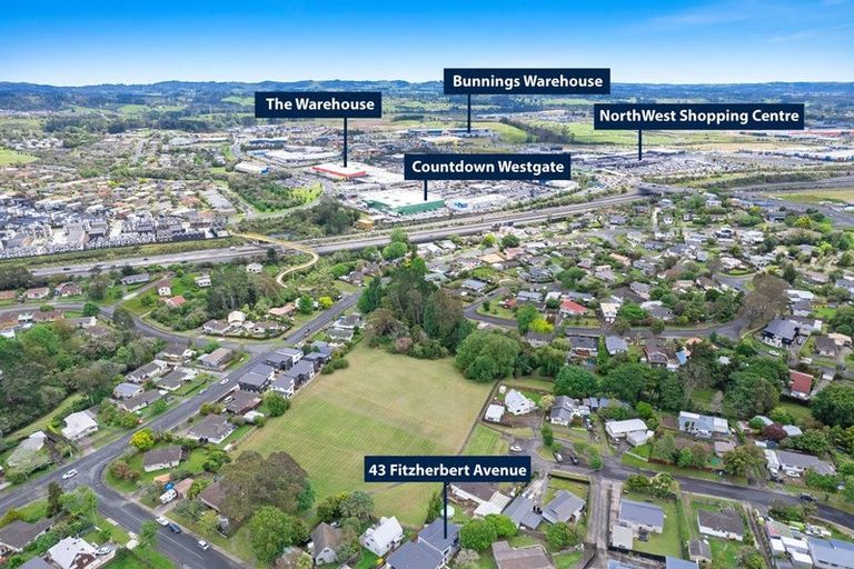 Photo of property in 43d Fitzherbert Avenue, West Harbour, Auckland, 0618