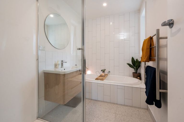 Photo of property in 52 Middleton Road, Kew, Dunedin, 9012