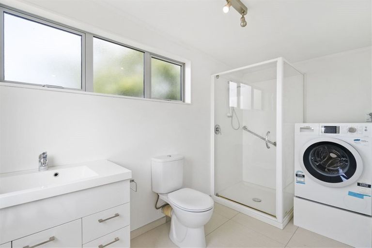 Photo of property in 4 Greville Road, Pinehill, Auckland, 0632