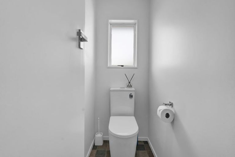 Photo of property in 2/353 Saint Aubyn, Moturoa, New Plymouth, 4310