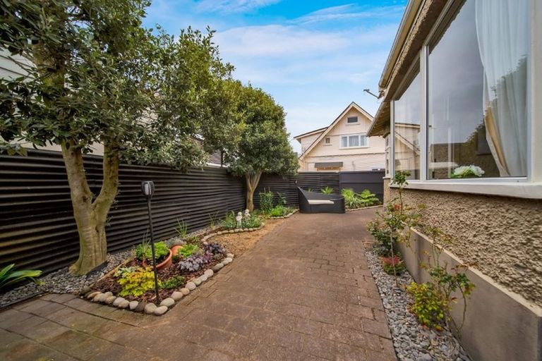 Photo of property in 246 Saint Aubyn Street, New Plymouth, 4310