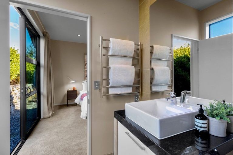 Photo of property in 1 Reading Court, Jacks Point, Queenstown, 9371