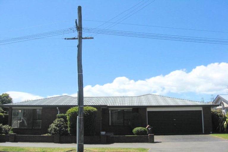 Photo of property in 2 Kilburn Street, Bishopdale, Christchurch, 8053