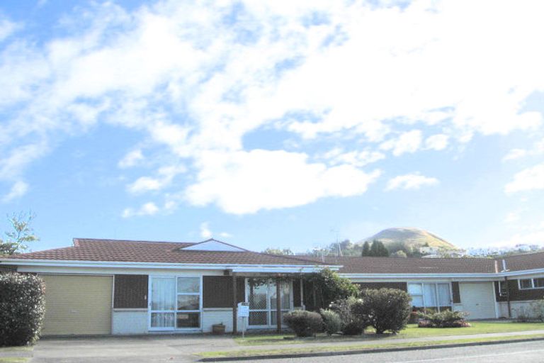 Photo of property in 2/78 Church Road, Taradale, Napier, 4112