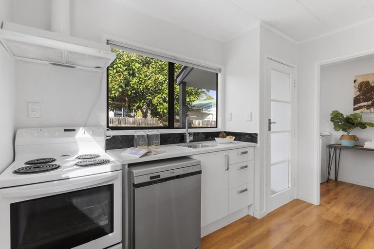 Photo of property in 91 Santiago Crescent, Unsworth Heights, Auckland, 0632