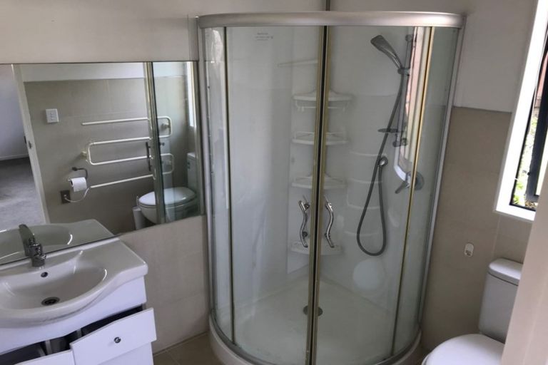 Photo of property in 39a Triangle Road, Massey, Auckland, 0614