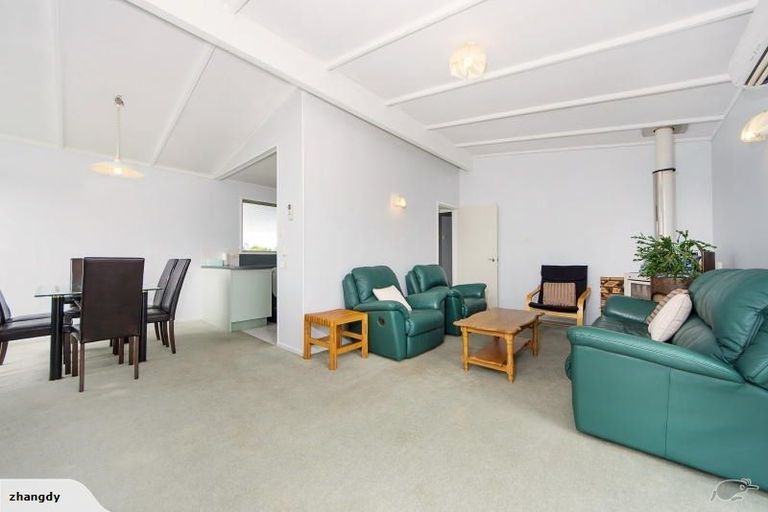 Photo of property in 110 Farquhar Road, Glendene, Auckland, 0602