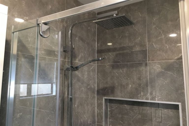 Photo of property in 33 Danube Lane, Glen Eden, Auckland, 0602