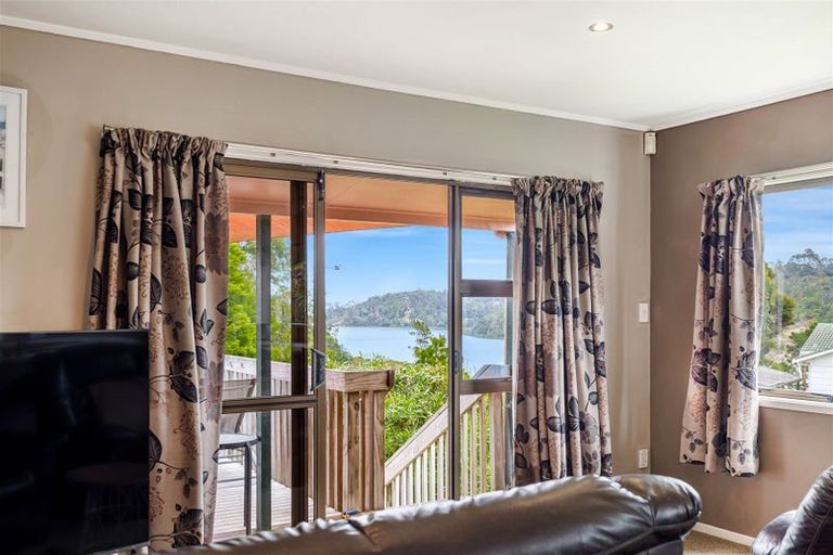 Photo of property in 52 Pemberton Avenue, Bayview, Auckland, 0629