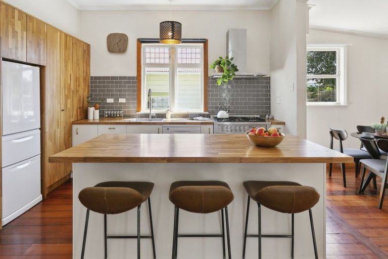 Photo of property in 36 Volga Street, Island Bay, Wellington, 6023