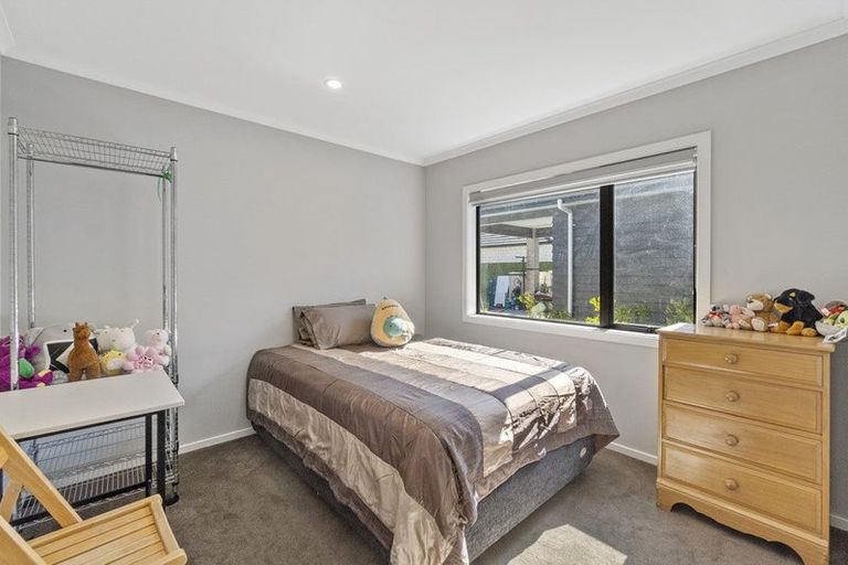 Photo of property in 15 Waikaka Place, Rototuna North, Hamilton, 3210