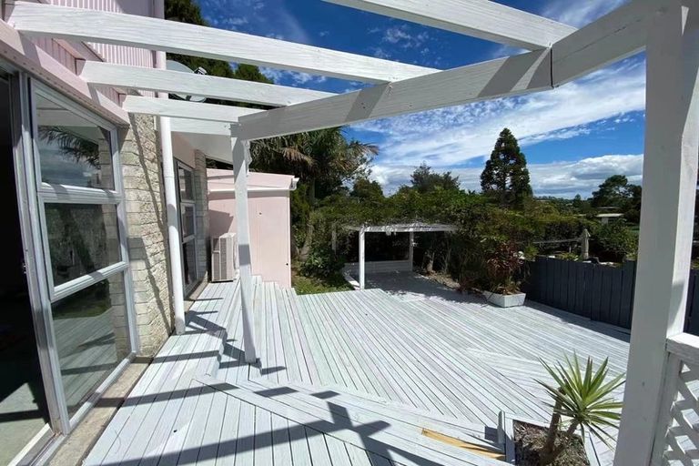 Photo of property in 6 Barlow Place, Chatswood, Auckland, 0626