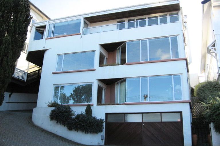 Photo of property in 10 Central Terrace, Kelburn, Wellington, 6012