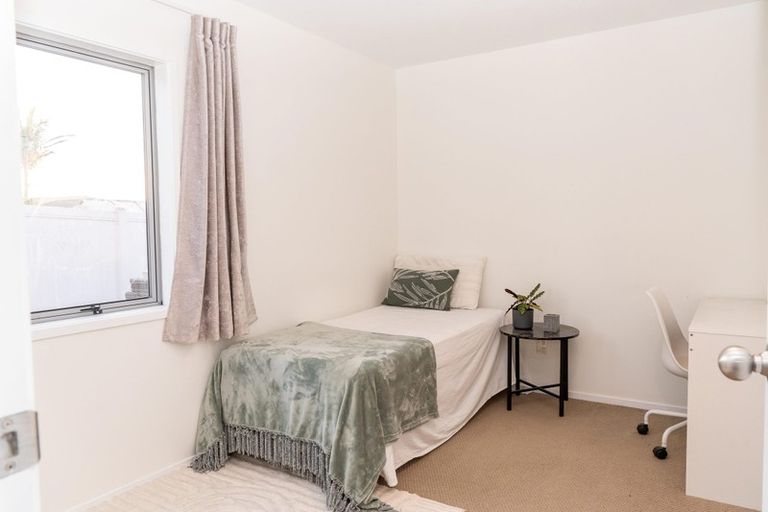 Photo of property in 8 Roy Maloney Drive, Henderson, Auckland, 0612