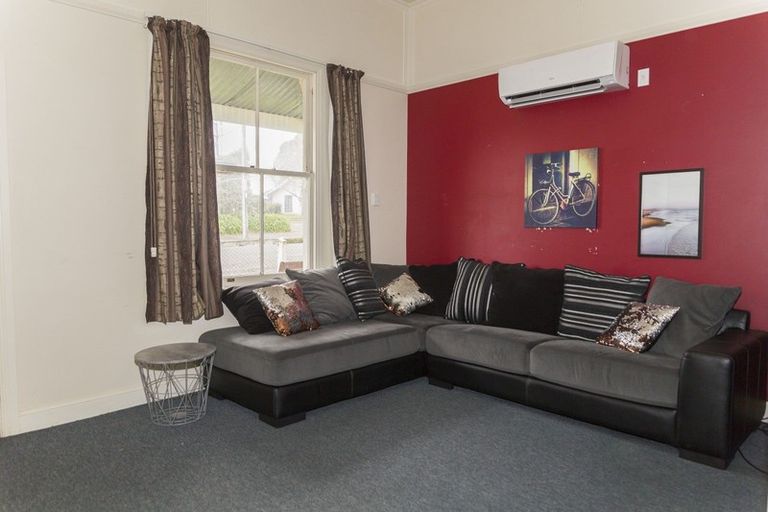 Photo of property in 11 Allardice Street, Dannevirke, 4930