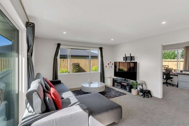 Photo of property in 22 Bradwell Crescent, Halswell, Christchurch, 8025